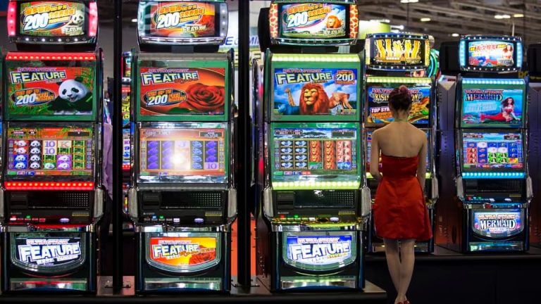 What are Online Casino Software Providers